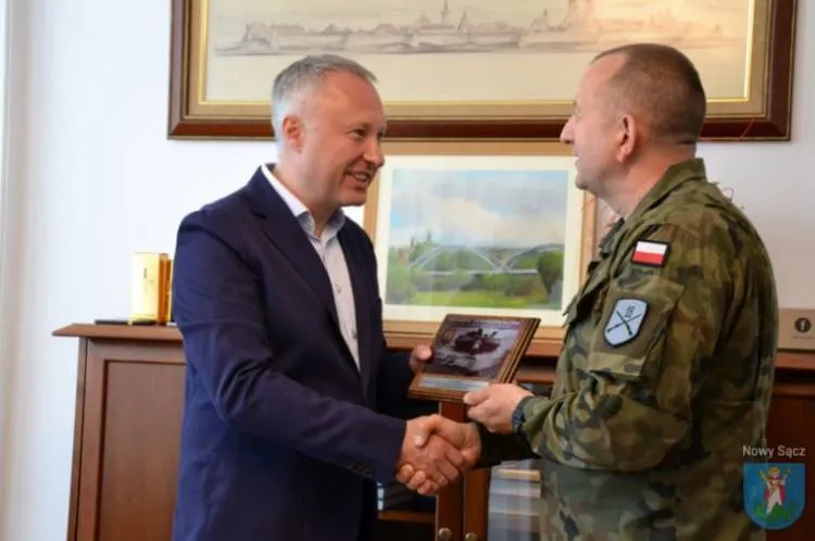 Spotkanie włodarzy miasta Nowego Sącza z generałem