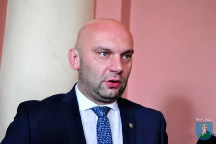 Nowa siedziba urzędu i stadion miejski - Nowy Sącz szuka partnerów do współpracy