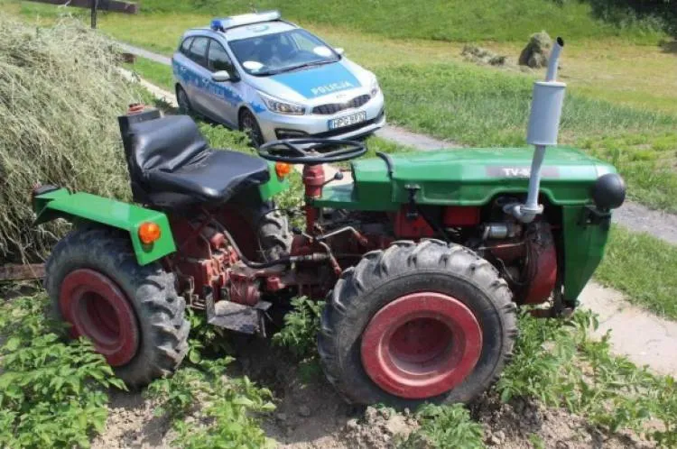 Wypadek podczas prac polowych. Mogło skończyć się tragicznie