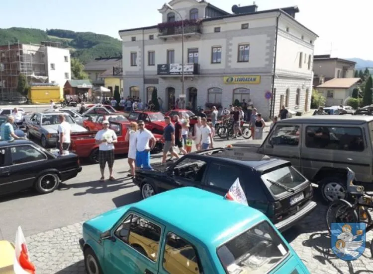 Pasjonaci zabytkowych pojazdów spotkali się w Łącku