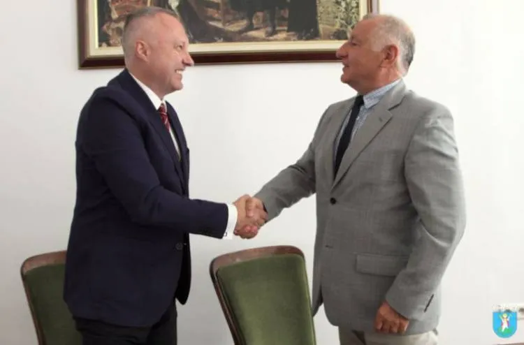 Miasto Nowy Sącz dofinansuje zakup karetki