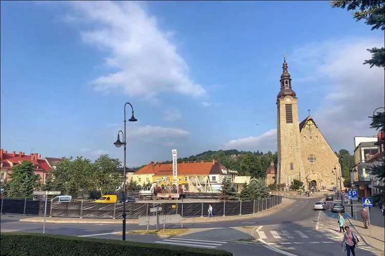 Ruszyły przygotowania do przebudowy rynku w Limanowej