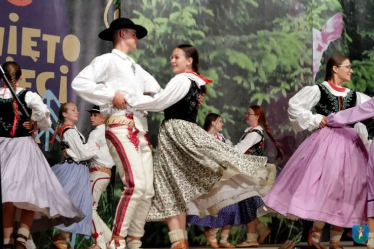 Nowy Sącz: w dniach 24-30 lipca Międzynarodowy Festiwal Dziecięcych Zespołów Regionalnych ŚWIĘTO DZIECI GÓR