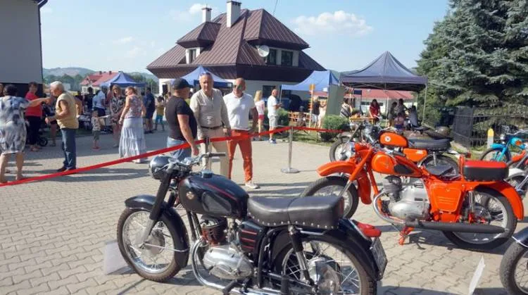 Piknik rodzinny i święcenie motocykli