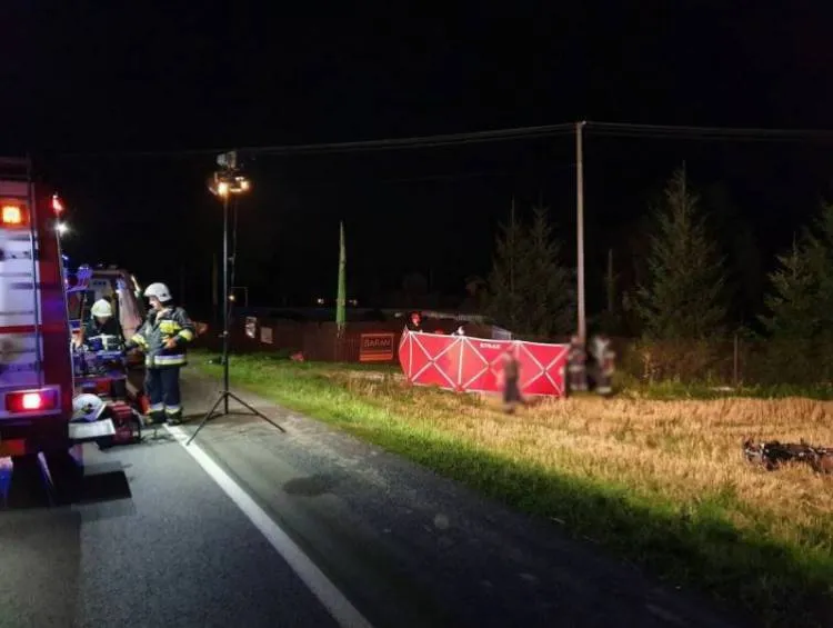 Wypadek motocyklu w Łososinie Dolnej. Jedna osoba nie żyje