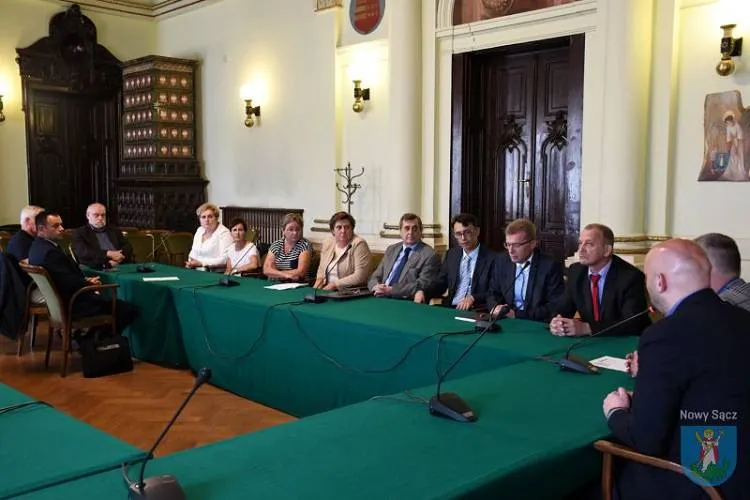 Ważna debata w Nowym Sączu: wzrost cen usług komunalnych jest nieunikniony