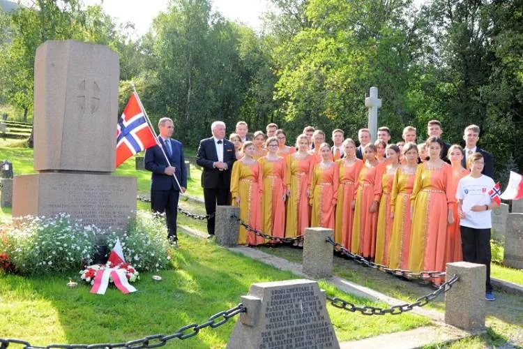 Młodzieżowy Chór "Scherzo" koncertował w Narwiku