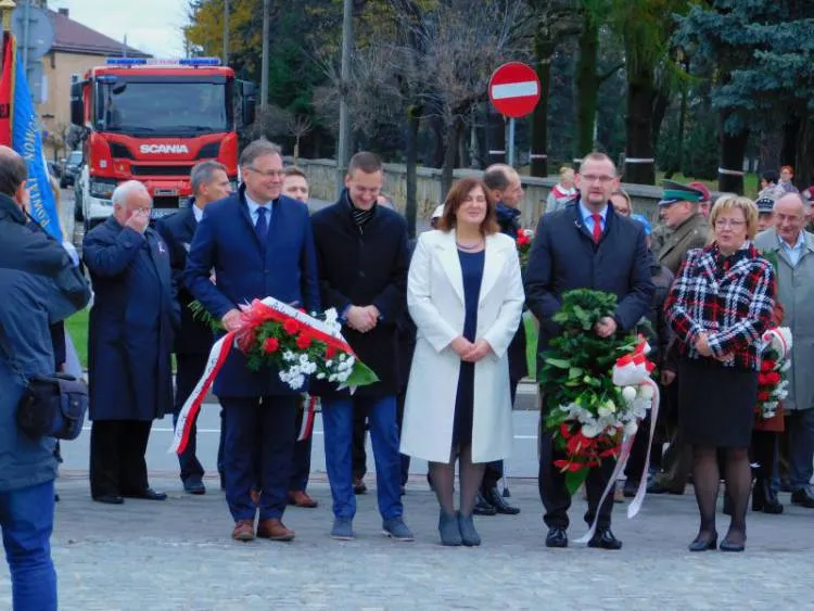 Arkadiusz Mularczyk z żoną - Obchody 101 rocznicy odzyskania niepodległości Nowy Sącz