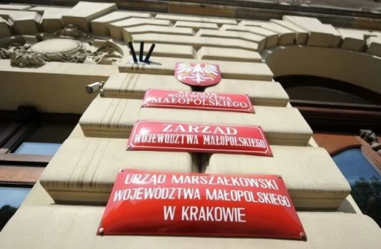 Urząd Marszałkowski odnosi się do medialnych doniesień o luksusach