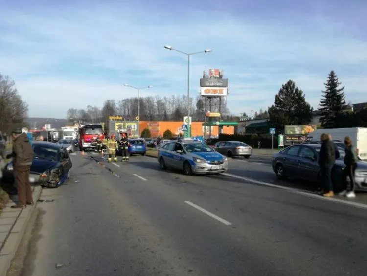 Kraksa na Prażmowskiego. Jedna osoba trafiła do szpitala