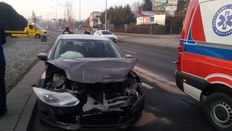 Kolizja na Prażmowskiego. Jedna osoba poszkodowana