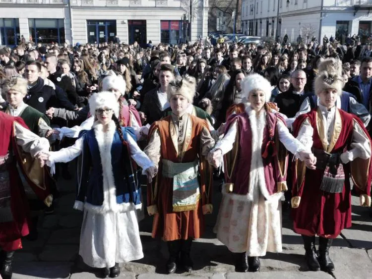 13 polonez pod ratuszem Nowy Sącz