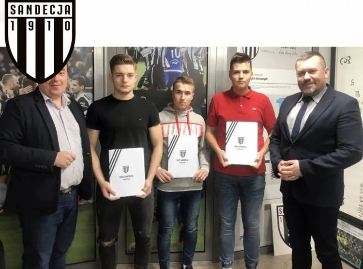 Troje podopiecznych Akademii Sandecja z kontraktami