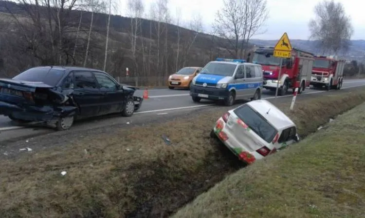 Wypadek w Trzetrzewinie. Jedna osoba trafiła do szpitala