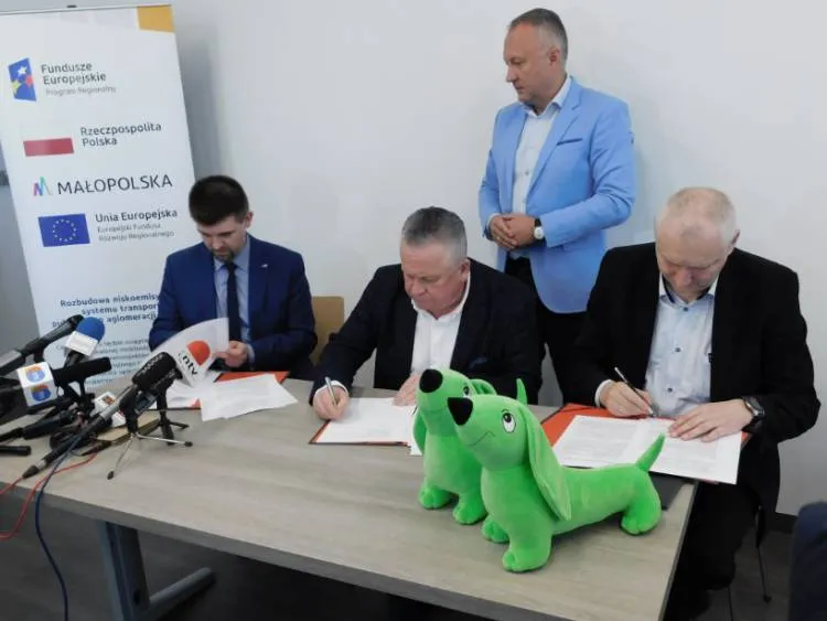 Na sądeckie drogi wyjadą niskoemisyjne autobusy CNG
