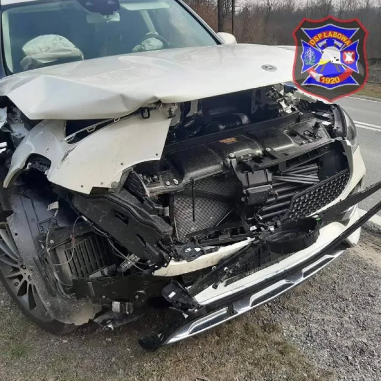 Wypadek w Maciejowej. Ciężarna kobieta trafiła do szpitala