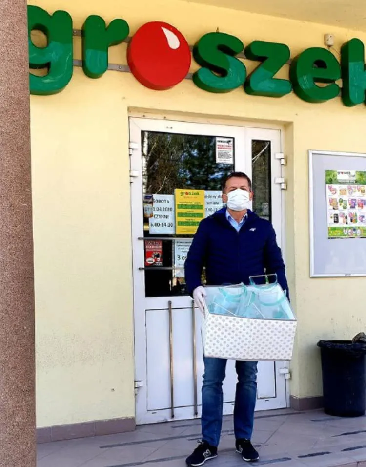 radni rozdawali przyłbice Nowy Sącz