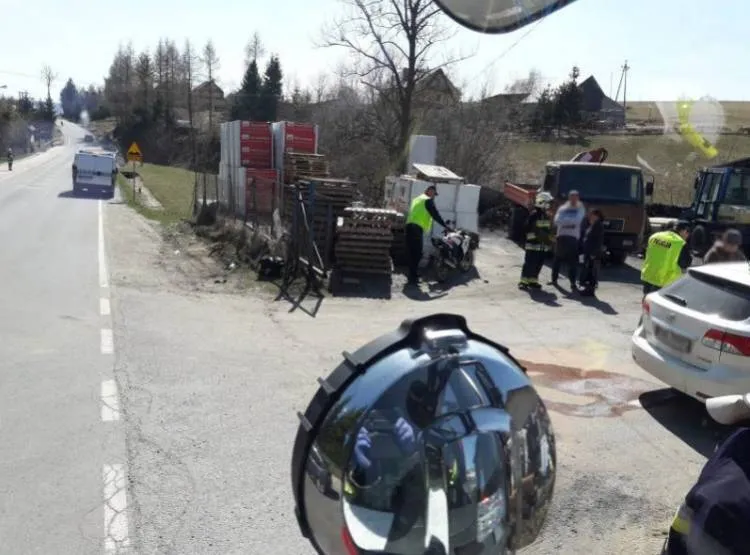 zderzenie samochodu osobowego i motocykla Mochnaczka Wyżna