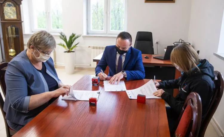 w Ptaszkowej powstanie park linowy