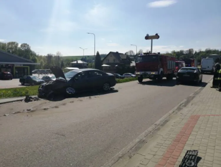 Zderzenie dwóch osobówek Korzenna