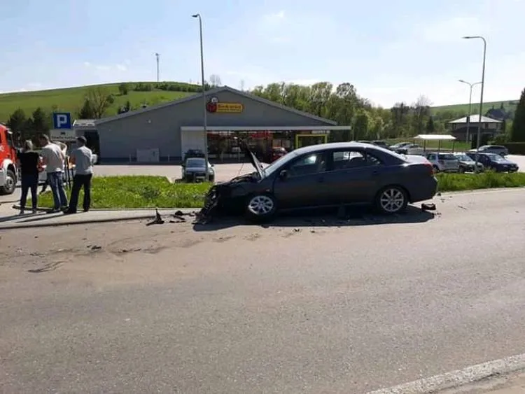 Zderzenie dwóch osobówek Korzenna