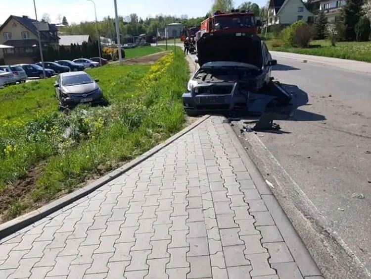 Zderzenie dwóch osobówek Korzenna