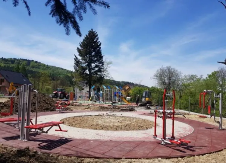 budowa placu zabaw Koniuszowa