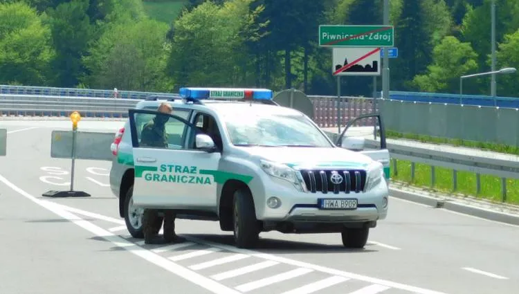 Kontrola na granicy przedłużona do 12 czerwca