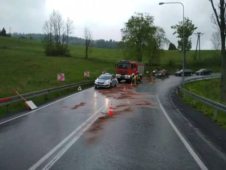 Zderzenie dwóch samochodów osobowych Szymbark