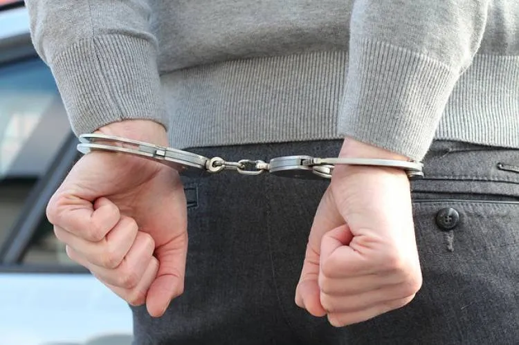 Kolejny bandyta w rękach policji. Brutalnie pobił 47 latka dla pieniędzy