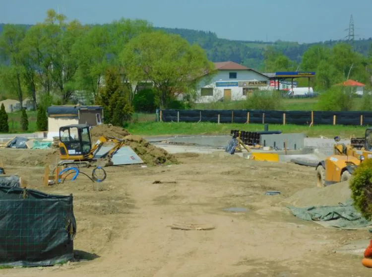 Trwa budowa nowego basenu nad Łubinką