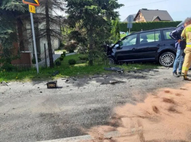 zderzenie dwóch samochodów w Cieniawie