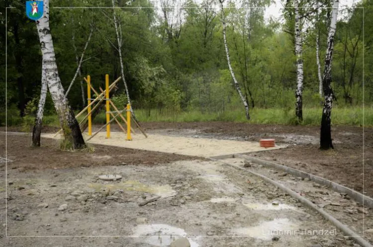 przy ścieżce nad Kamienicą powstaje nowe miejsce do rekreacji Nowy Sącz