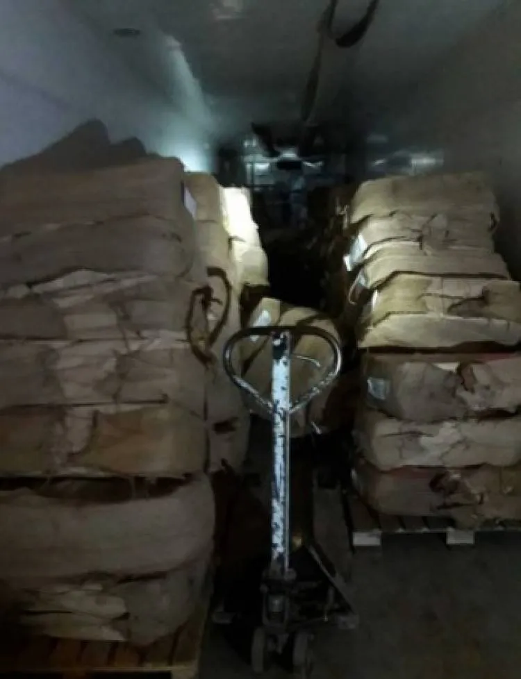 6 ton nielegalnego tytoniu w ciężarówce