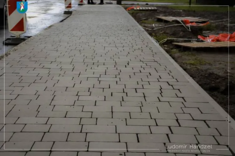 budowa chodnika i przejścia dla pieszych na ul. Grunwaldzkiej Nowy Sącz