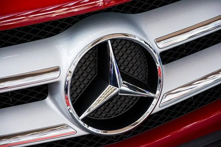 Strażnicy graniczni odzyskali mercedesa wartego 100 tys. zł