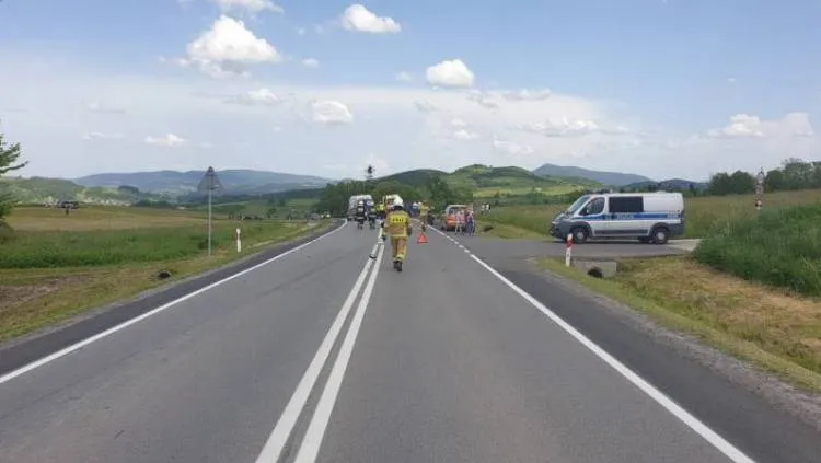 zderzenie samochodu osobowego i motocykla Ptaszkowa