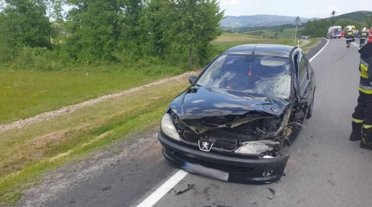 zderzenie samochodu osobowego i motocykla Ptaszkowa