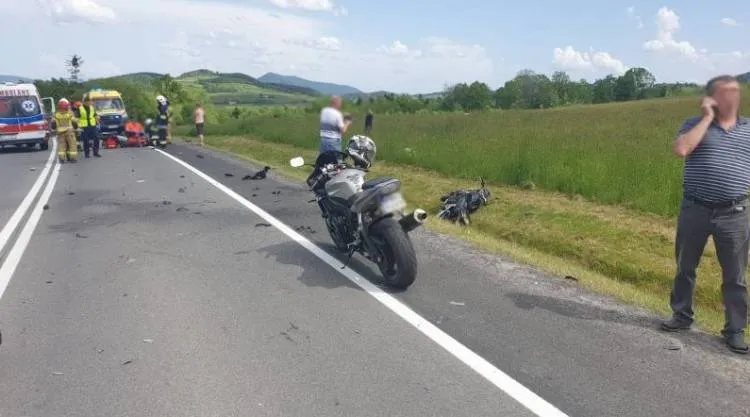 zderzenie samochodu osobowego i motocykla Ptaszkowa