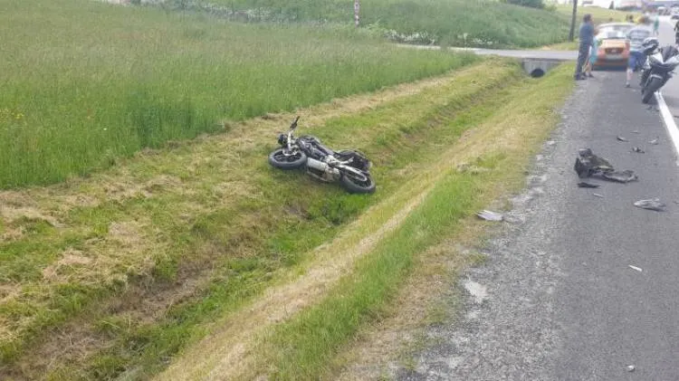 zderzenie samochodu osobowego i motocykla Ptaszkowa