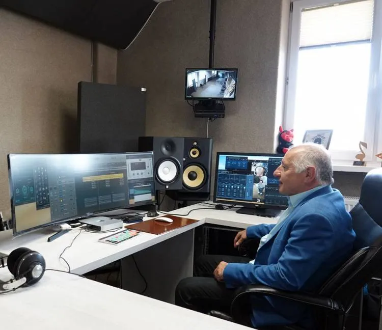 Stary Sącz. Powiatowy Młodzieżowy Dom Kultury ma nowoczesne studio nagrań i salę lustrzaną