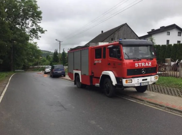 Zderzenie dwóch osobówek Woli Kosnowej