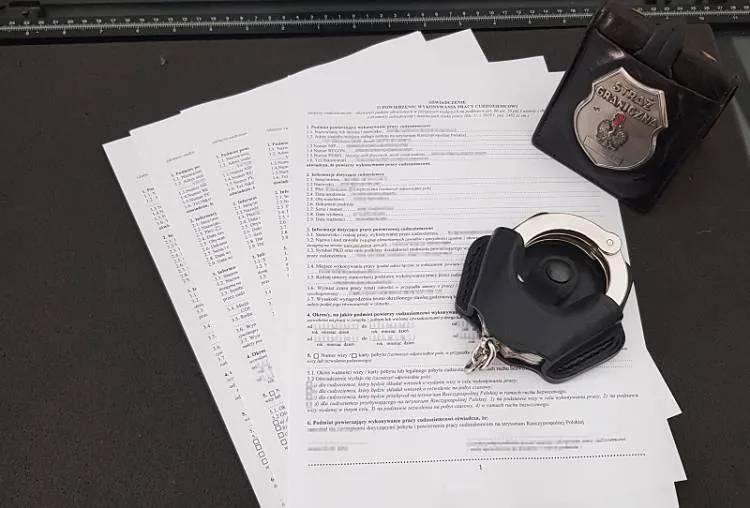 Na podrabianiu dokumentów zarobili ponad 370 tys. zł