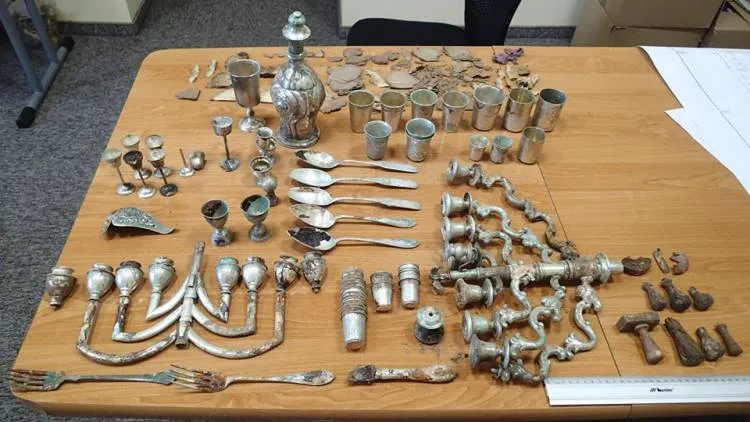 Sądeccy archeolodzy natrafili na kolejną skrzynię ze skarbami