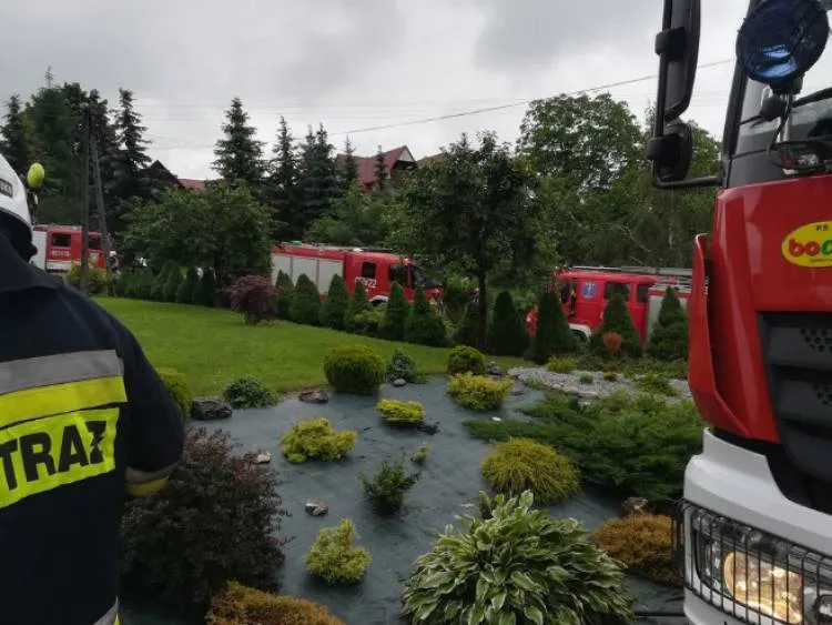 pożar samochodu osobowego w Roztoce