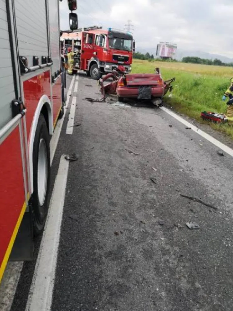 samochód osobowy zderzył się z ciężarówką Stary Sącz