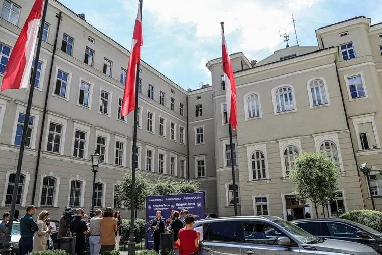 Małopolska Tarcza Antykryzysowa - Pakiet Przedsiębiorczości: 16 mln zł na Bon dla samozatrudnionych