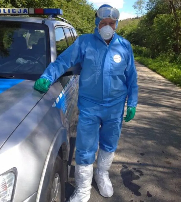 Sprawdzali czy przestrzega kwarantanny i uratowali mu życie