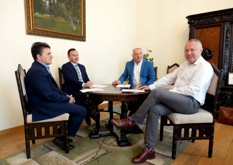 Spotkanie w Starostwie na temat mostu zastępczego
