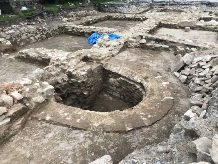 Ciekawe odkrycie archeologów na sądeckim rynku